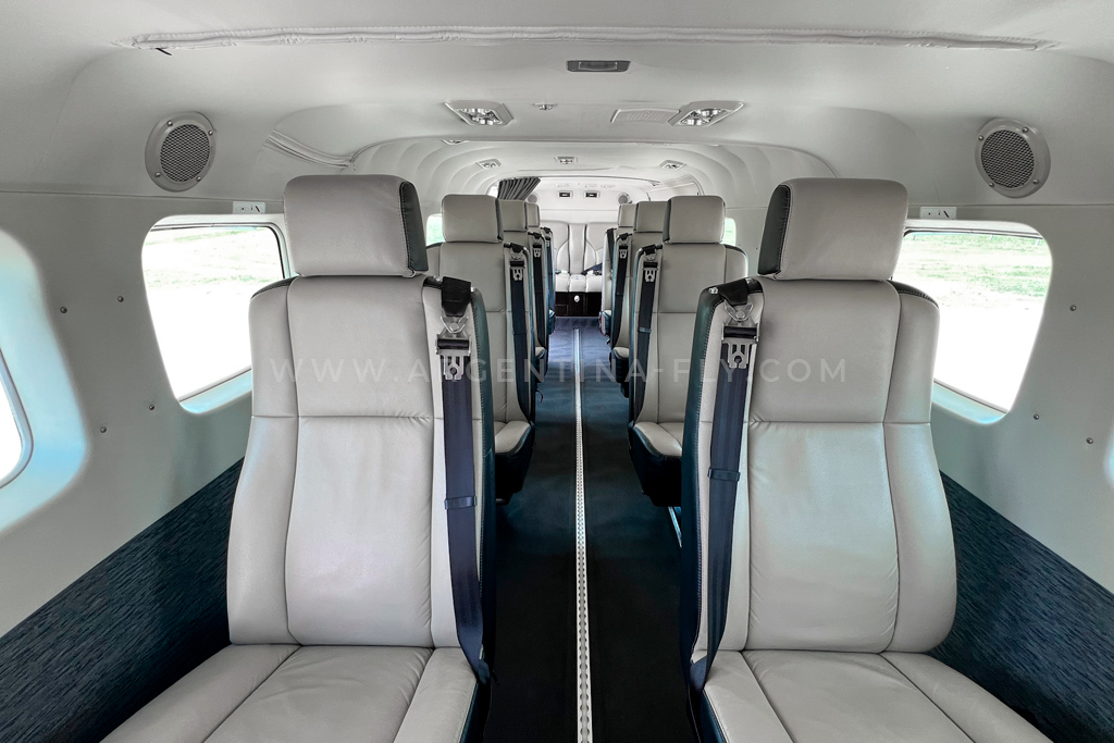 Executive cabin Cessna Grand Caravan — flights to Punta del Este