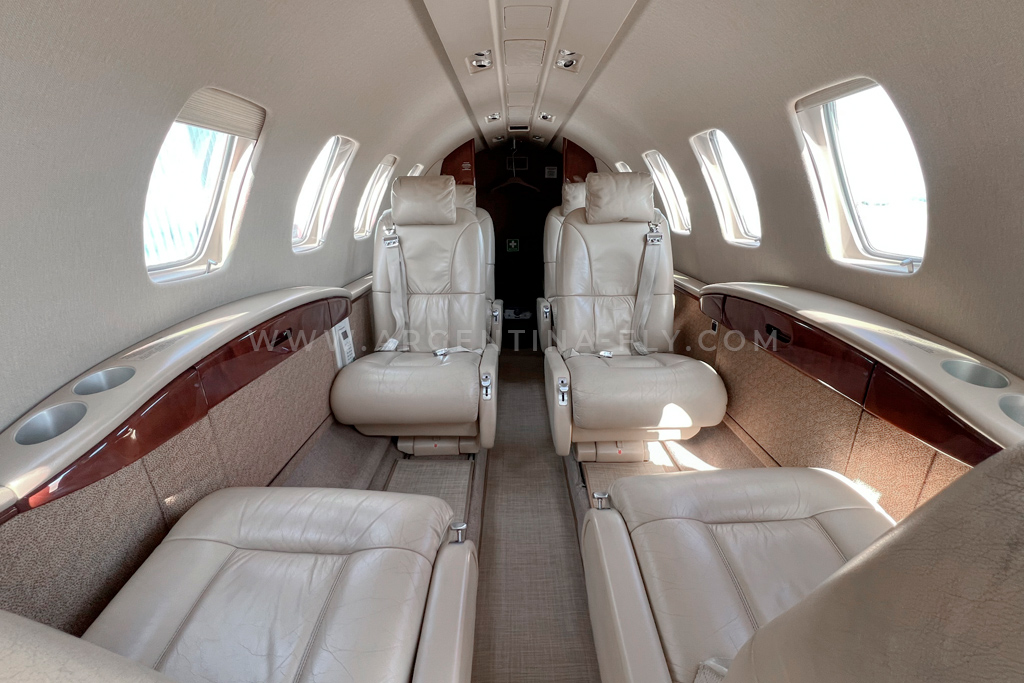 Citation CJ2 cabin — charter flight to Punta del Este