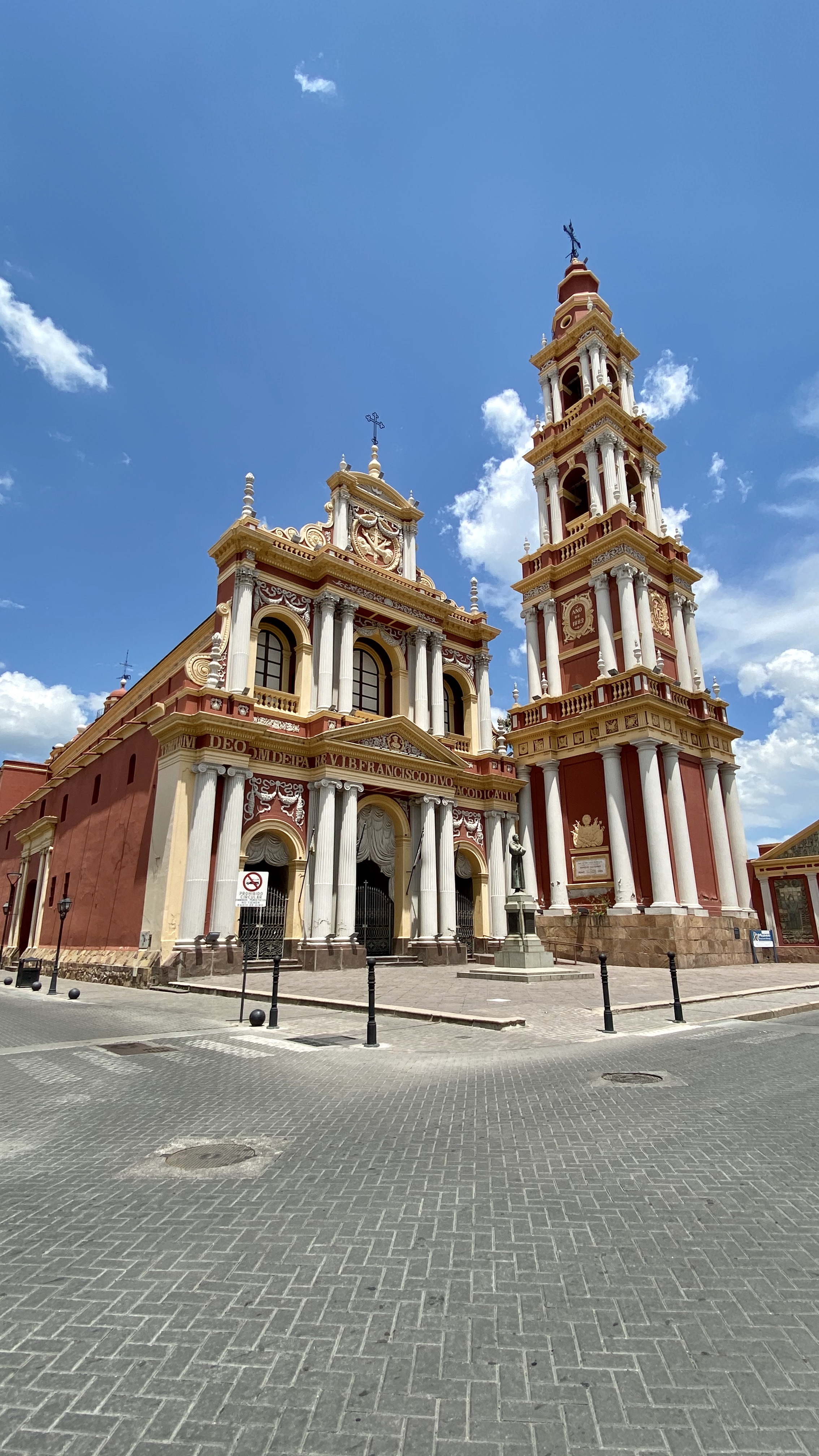 Private Flights to Salta