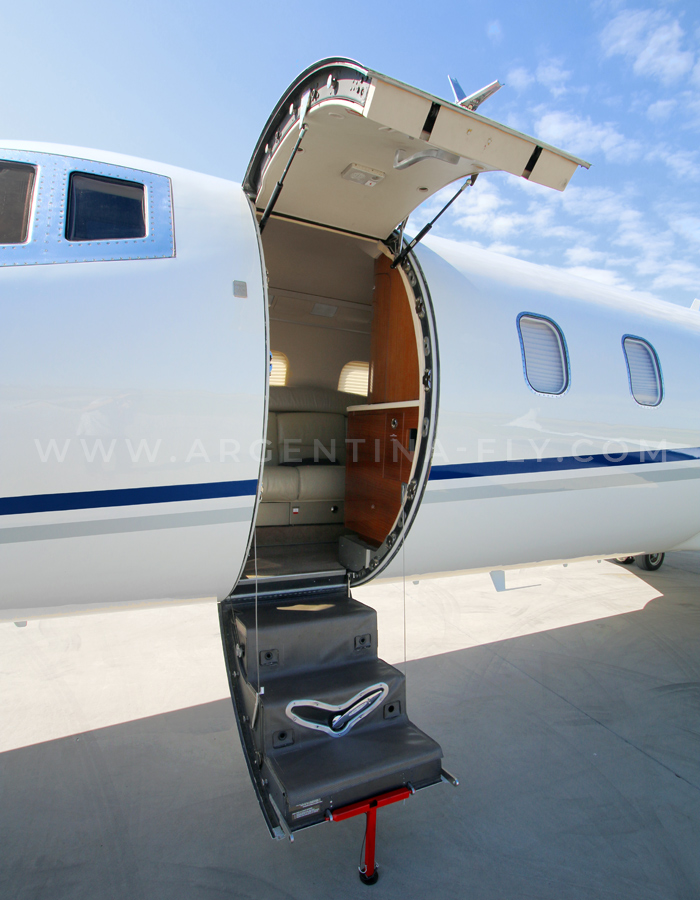 Learjet 60 on the runway — Argentina Fly