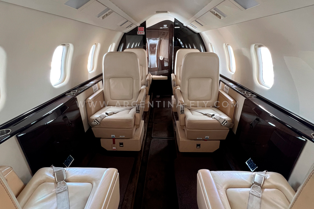 Flight by private aircraft to Posadas