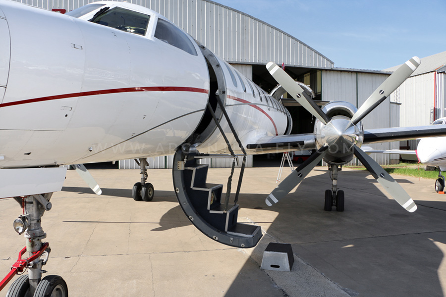 Metro III on the runway — Argentina Fly